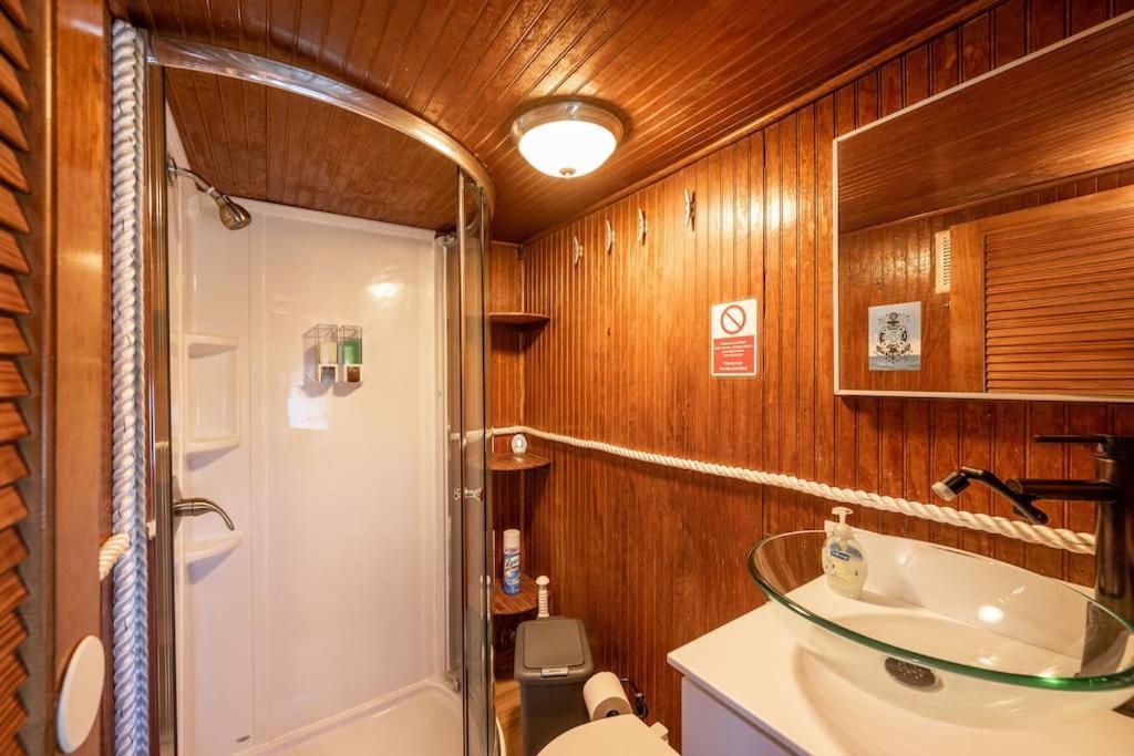 ホテル Beautiful Houseboat In キーウェスト エクステリア 写真