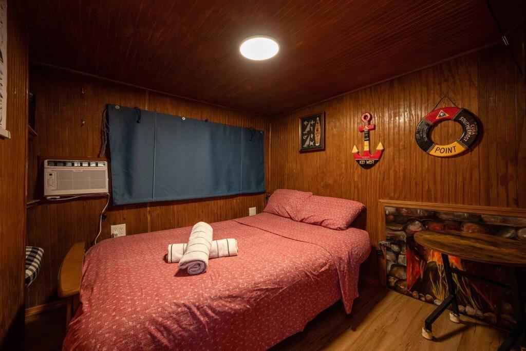 ホテル Beautiful Houseboat In キーウェスト エクステリア 写真