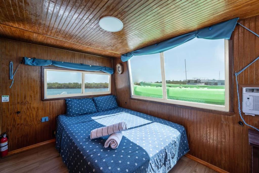 ホテル Beautiful Houseboat In キーウェスト エクステリア 写真